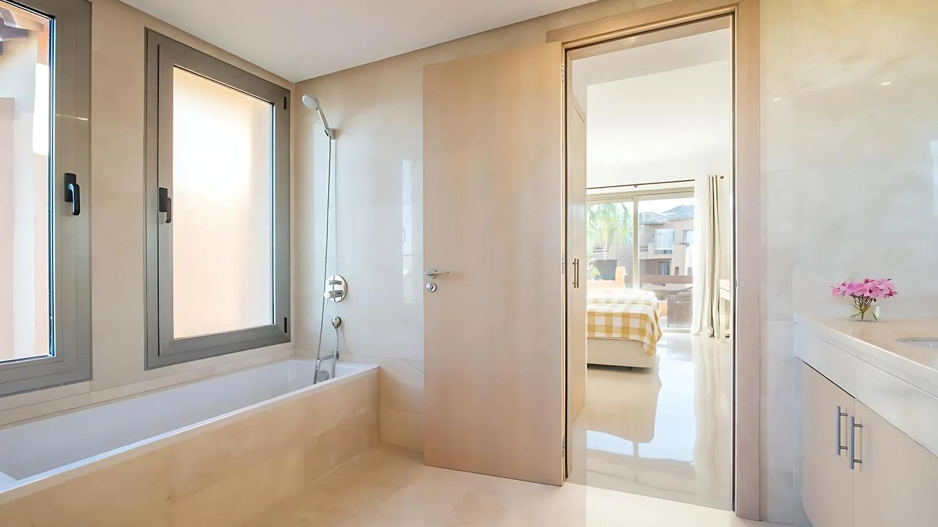 Aa Guest - Golf Paradise Eco Apartment With Swimming Pool In Estepona